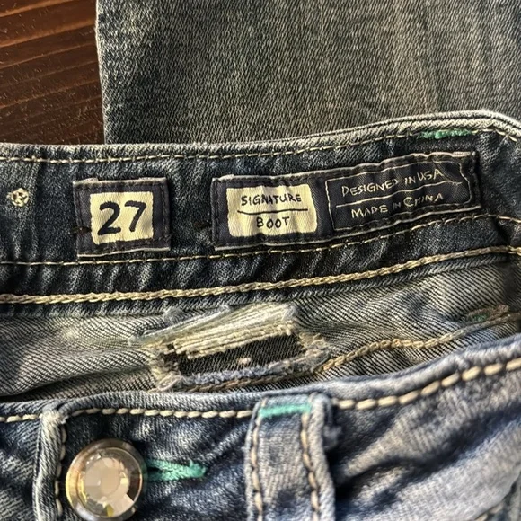 Miss me jeans boot cut 27 little hole above the back pocket under the belt loop - Picture 5 of 7